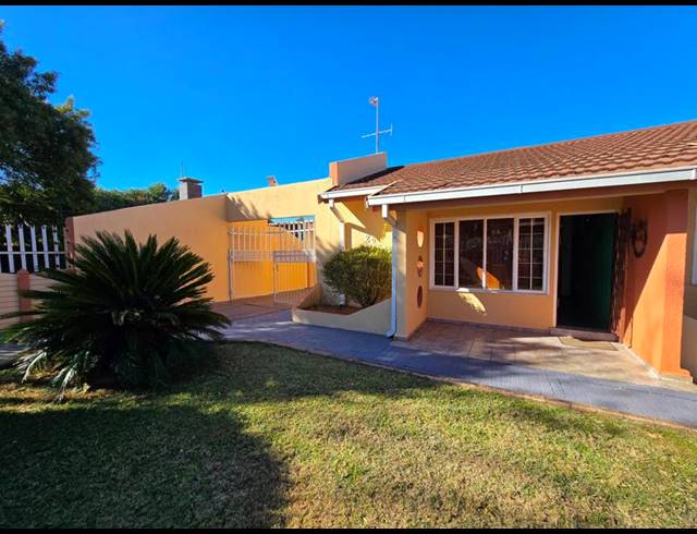 4 BEDROOM HOUSE FOR SALE IN VANDERBIJLPARK CW 2